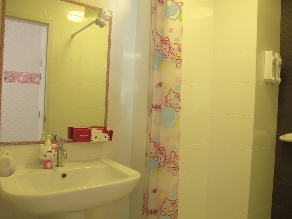 The Trust Hua Hin Kitty Room HHQ Quarto foto